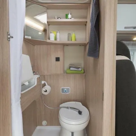 Hébergement de vacances Roadcar R540 Motorhome With Many Extras Udler